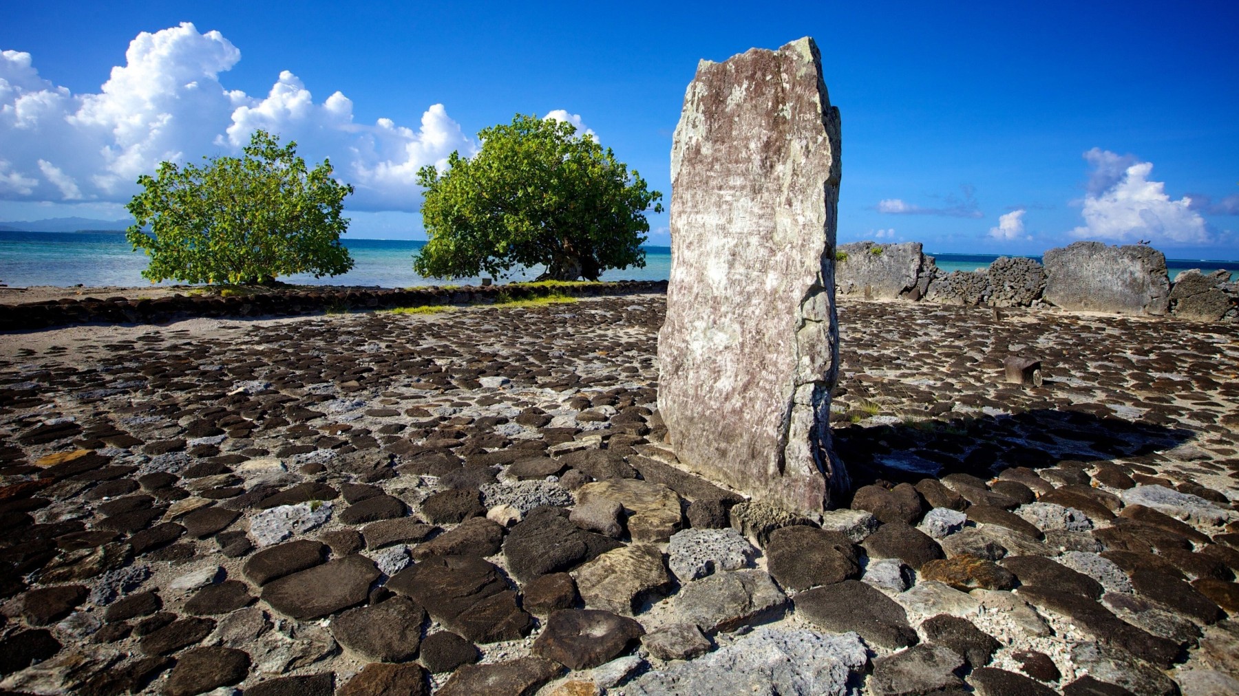 Marae Taputapuatea et rivière Faaroa