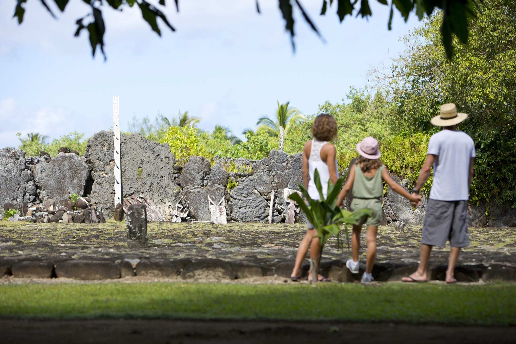Marae Taputapuatea et rivière Faaroa