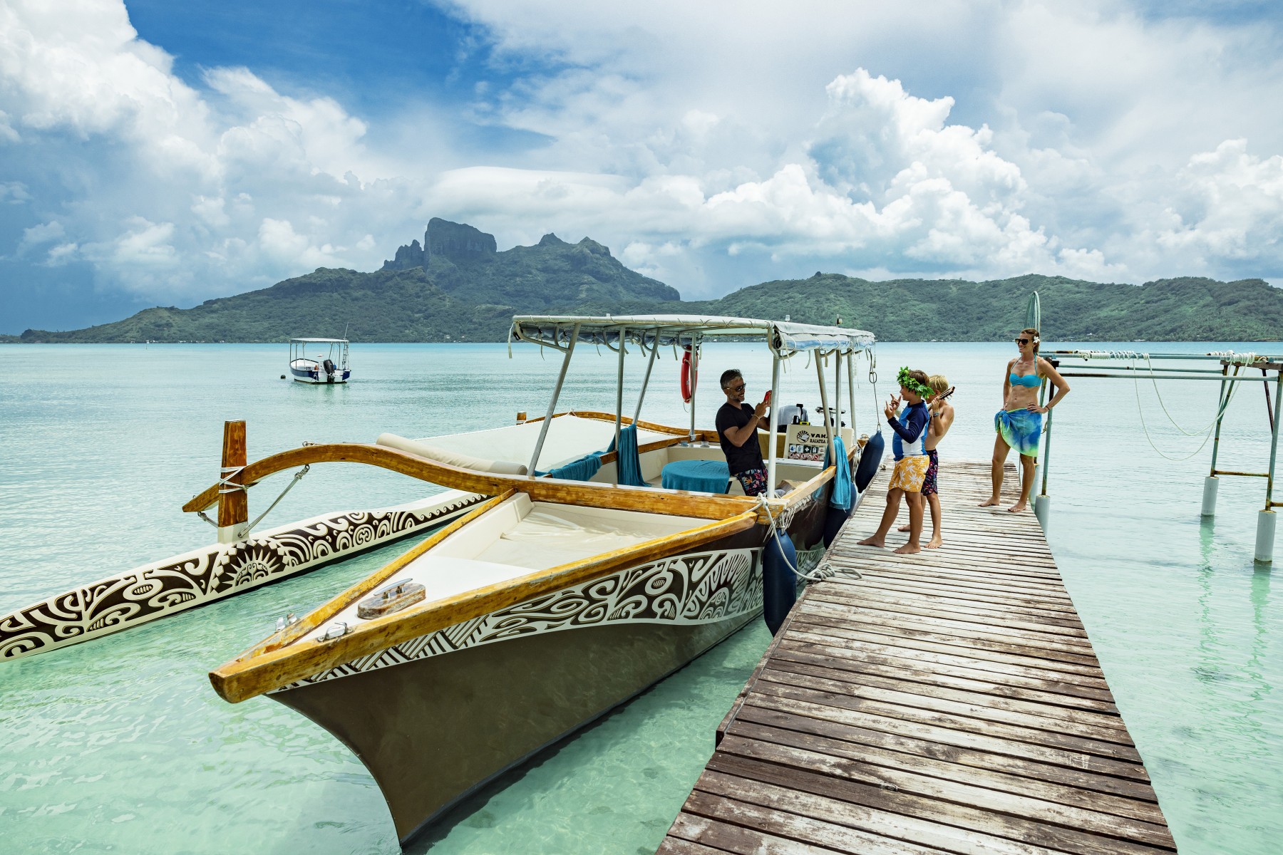 La pirogue, entre lagon et récif