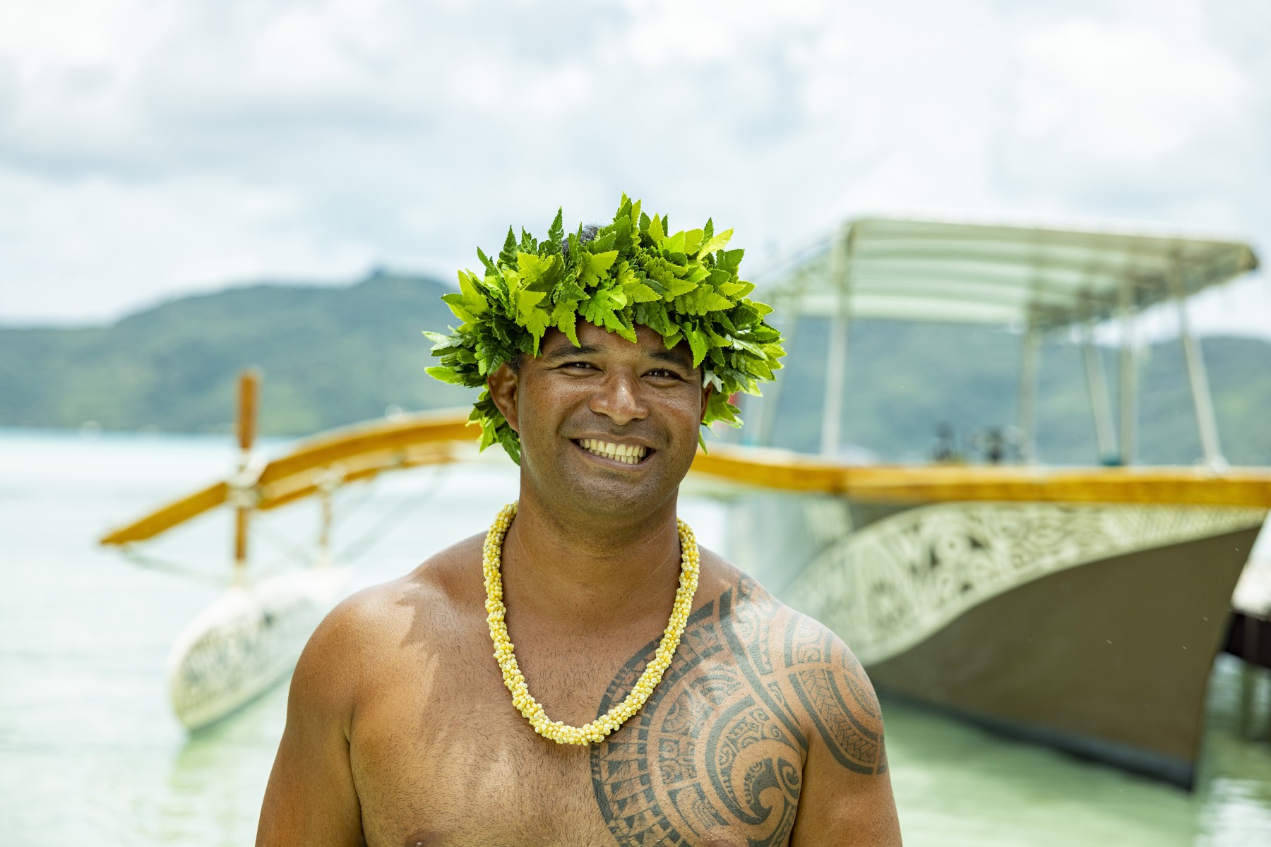 La pirogue, entre lagon et récif