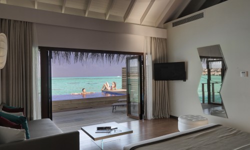 Lagoon Suite with pool
