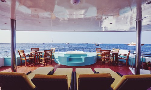 Blue Horizon - croisières plongée et surf