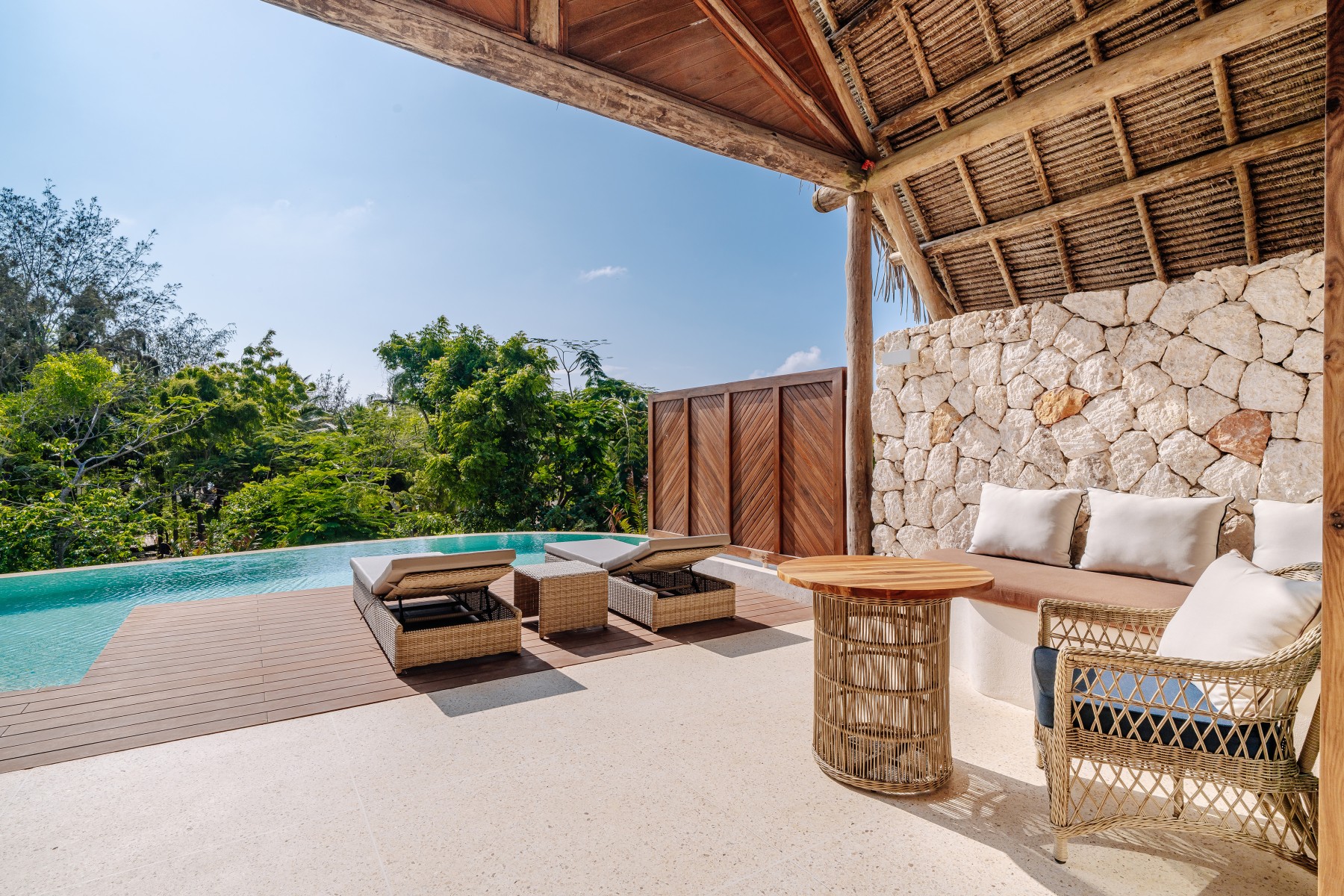 Swim-up Villa