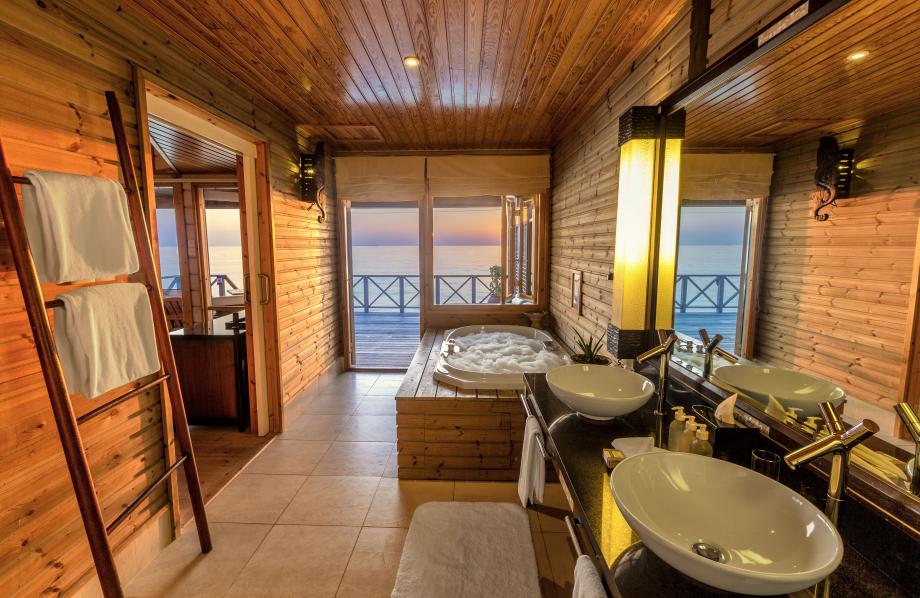 Jacuzzi Water Villa